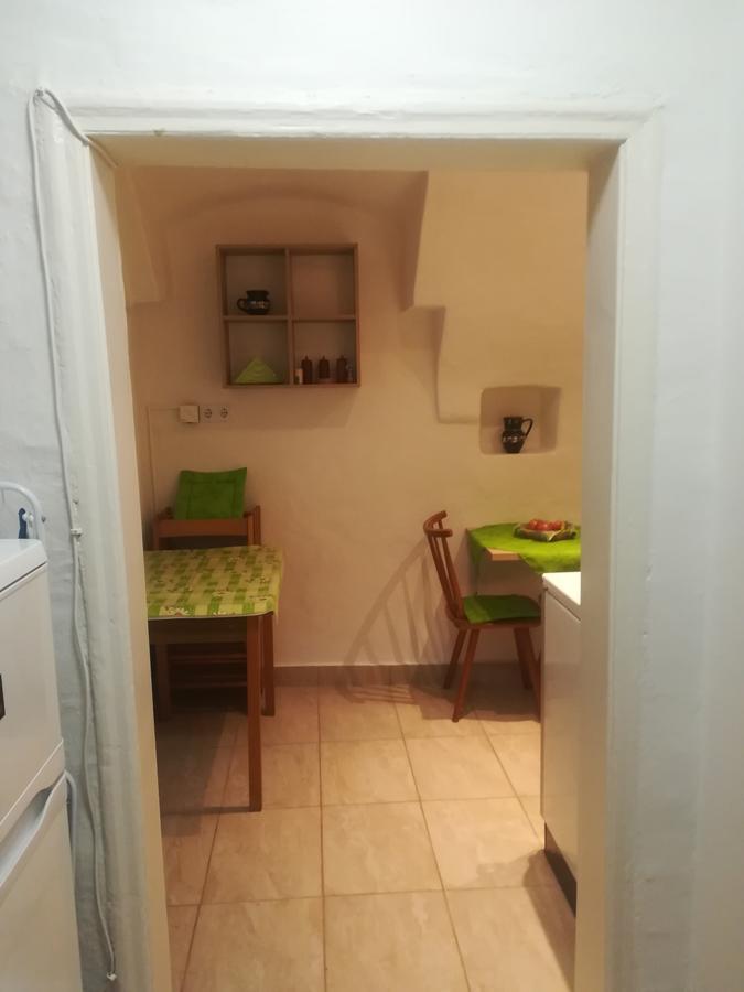 Apartman Becsi Utca Sopron Exterior photo